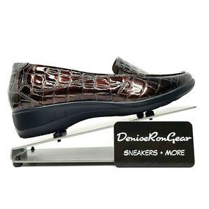 Clarks Womens Croc Print Slip On Loafer Size 6.5 M